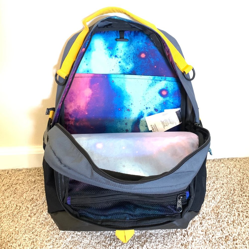 JanSport Gnarly Gnapsack 25 Backpack (Gray & Galaxy) - Picture 14 of 16